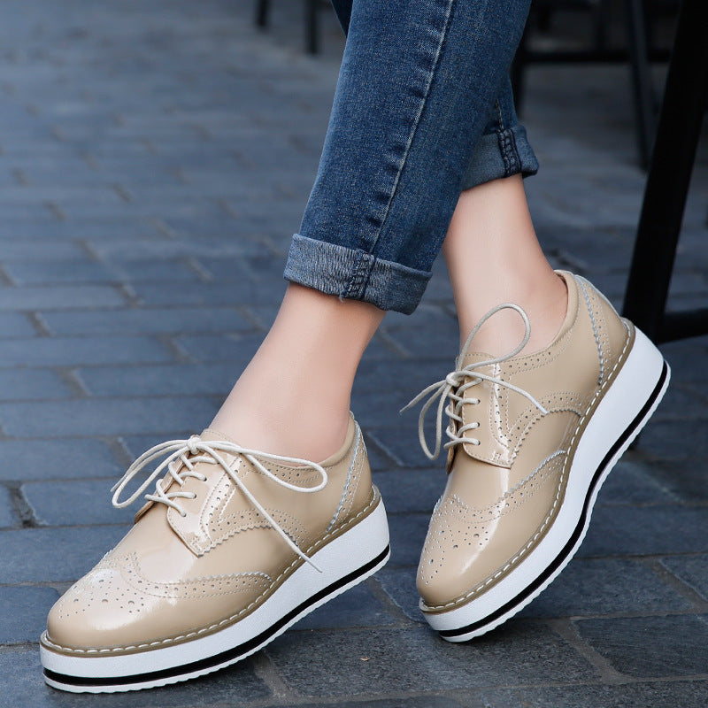 Schnürschuhe, flache Schuhe, Sportschuhe, britischer Stil