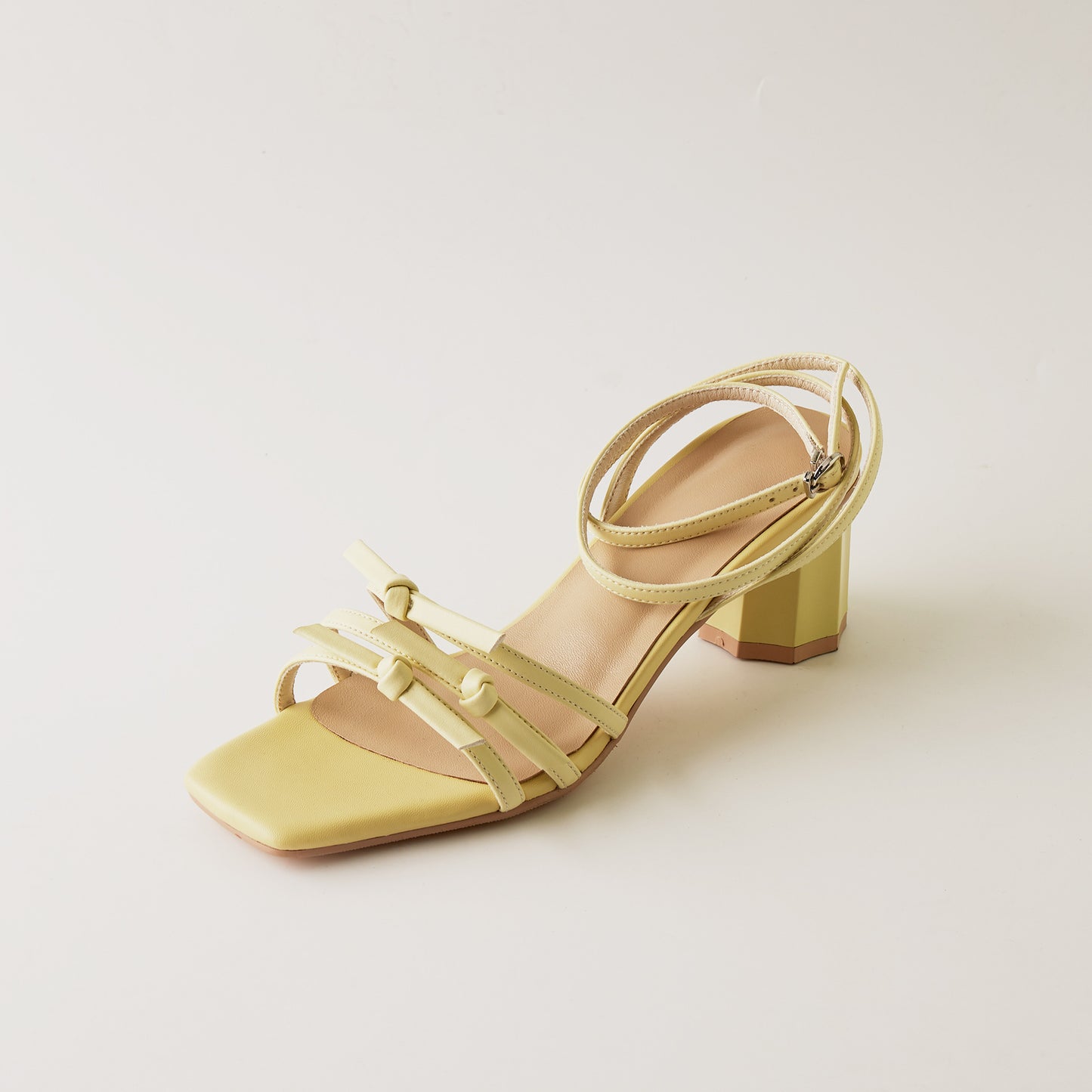 Niche Design New Word Belt Sandals Women