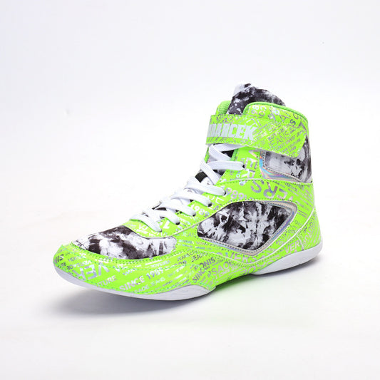 High-Top Boxing Shoe: Men's Sneaker in Fashion Graffiti Style