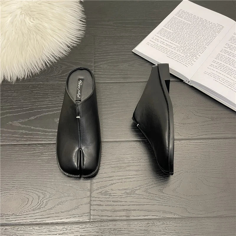 New Fashion Tabi Ninja Flats Leather Split Toe Flat Shoes Woman Cozy Loafers Female Casual Low Heels Ladies Muller Shoes