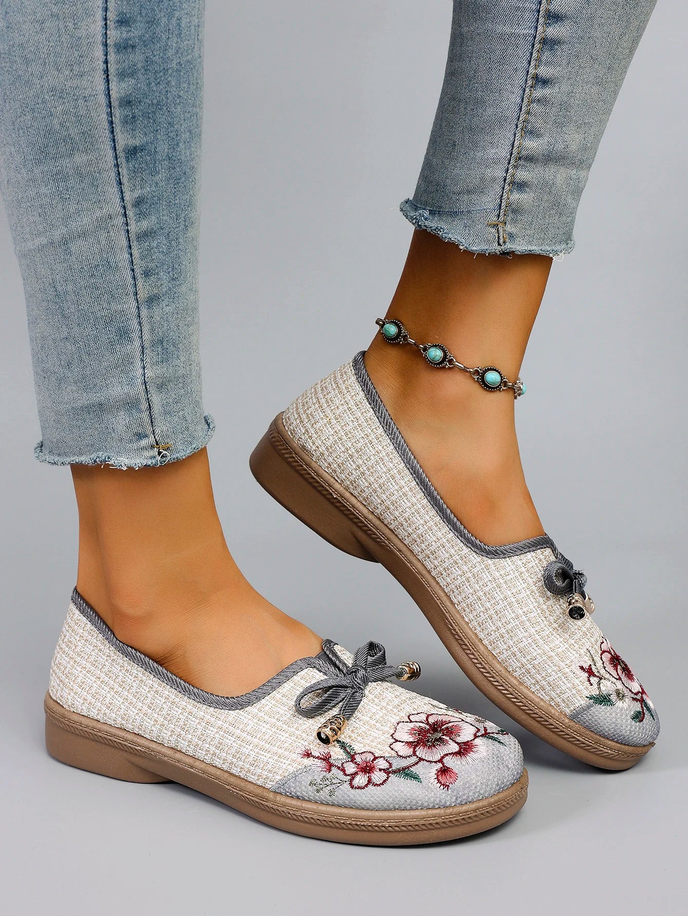 Spring and Autumn New Products, New Chinese style Women's Printed Breathable, Simple, Fashionable Lazy Shoes, One Step Flat Shoe