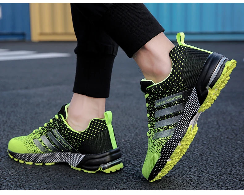 Designer Running Shoes 2024 Top Fashion Triple Black Photon Dust Yellow Ochre Platinum Tint Mens Women Trainers Sneakers Size 47