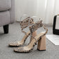 Römersandalen mit überkreuzten Riemchen