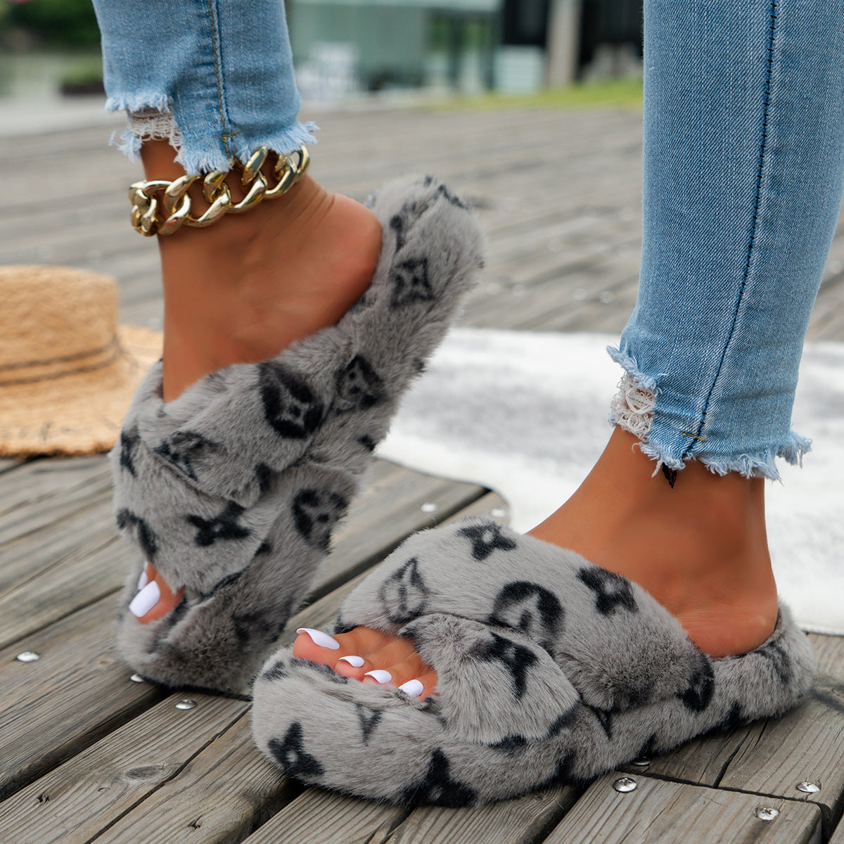 Fall Plus Size Plush Suede Thick-Soled Women's Slippers - Fashionable and Comfortable Footwear - EnigmaParis
