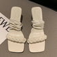 Candy Sandalen mit eckigem Saum und gekreuzten Riemen