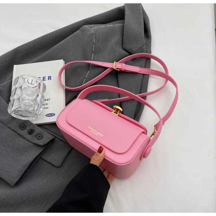 Classic Black Shoulder Bag Women's Versatile Retro Crossbody Square Bags 2024 New Large Capacity Textured Leather Flap Handbags