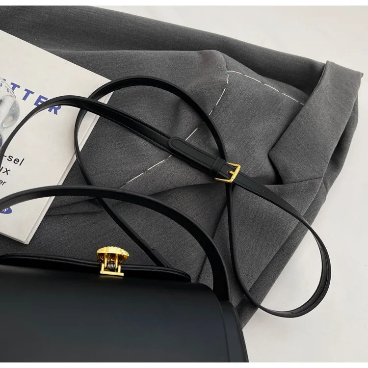 Classic Black Shoulder Bag Women's Versatile Retro Crossbody Square Bags 2024 New Large Capacity Textured Leather Flap Handbags