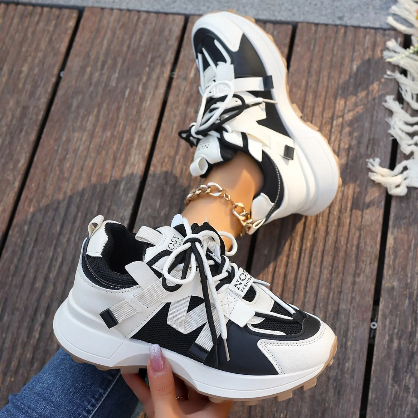 New Women Sneakers Mesh Breathable Platform Sneakers Women Casual Lace Up Outdoor Women Shoes Low Top Sneakers Zapatos De Mujer