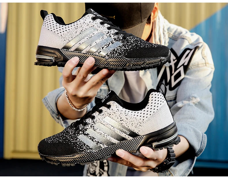 Designer Running Shoes 2024 Top Fashion Triple Black Photon Dust Yellow Ochre Platinum Tint Mens Women Trainers Sneakers Size 47