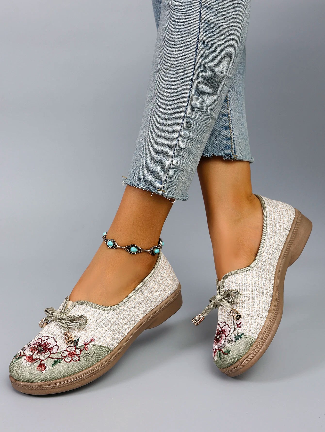 Spring and Autumn New Products, New Chinese style Women's Printed Breathable, Simple, Fashionable Lazy Shoes, One Step Flat Shoe
