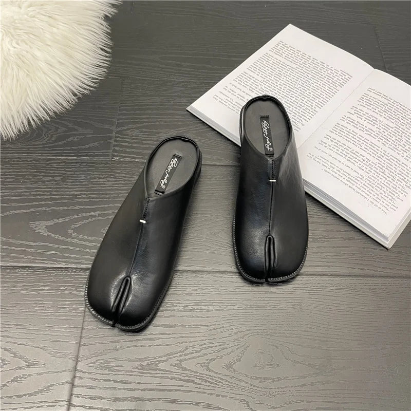 New Fashion Tabi Ninja Flats Leather Split Toe Flat Shoes Woman Cozy Loafers Female Casual Low Heels Ladies Muller Shoes