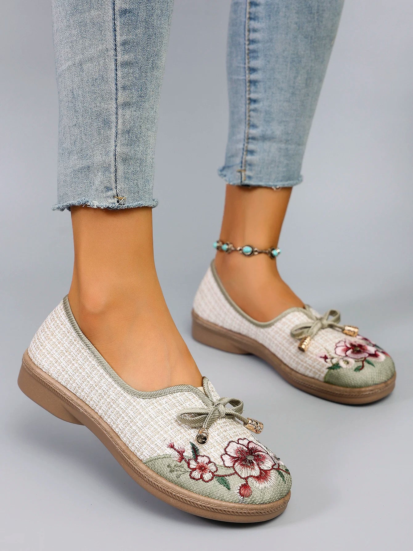 Spring and Autumn New Products, New Chinese style Women's Printed Breathable, Simple, Fashionable Lazy Shoes, One Step Flat Shoe