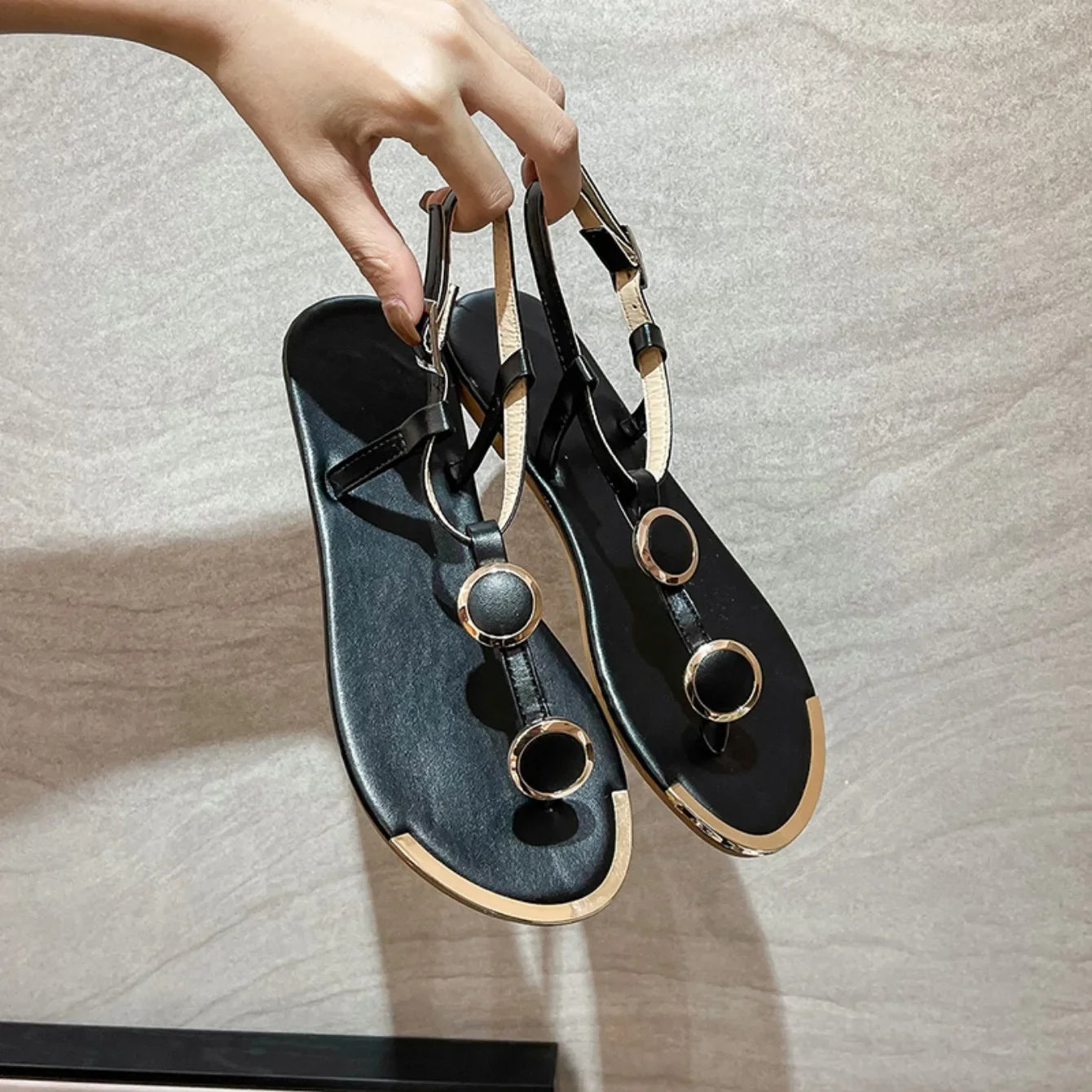 Women Sandals 2024 New Summer Casual Flat Sandals Flip Flops Luxury Designer Fashion Shoes Women Open Toe Daily Sandals Women