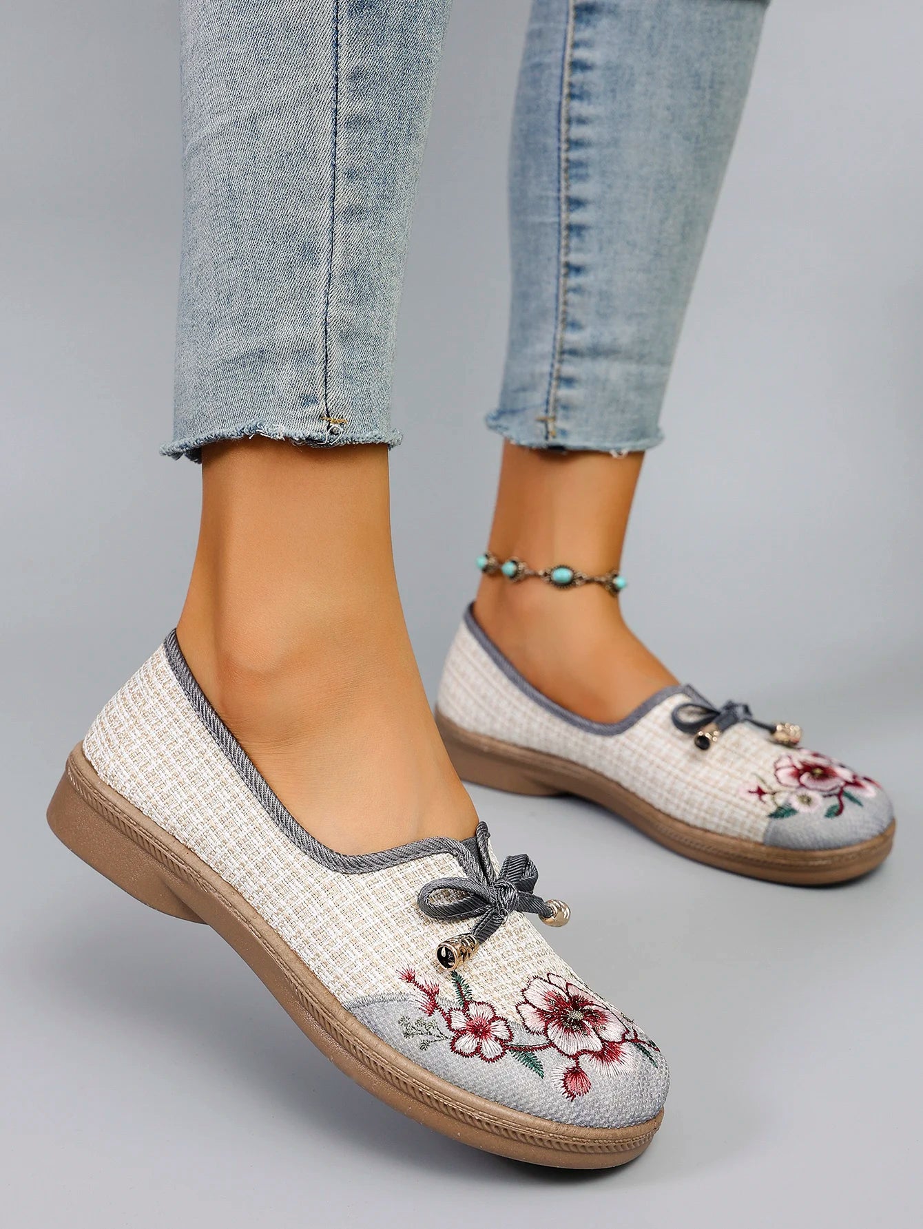 Spring and Autumn New Products, New Chinese style Women's Printed Breathable, Simple, Fashionable Lazy Shoes, One Step Flat Shoe