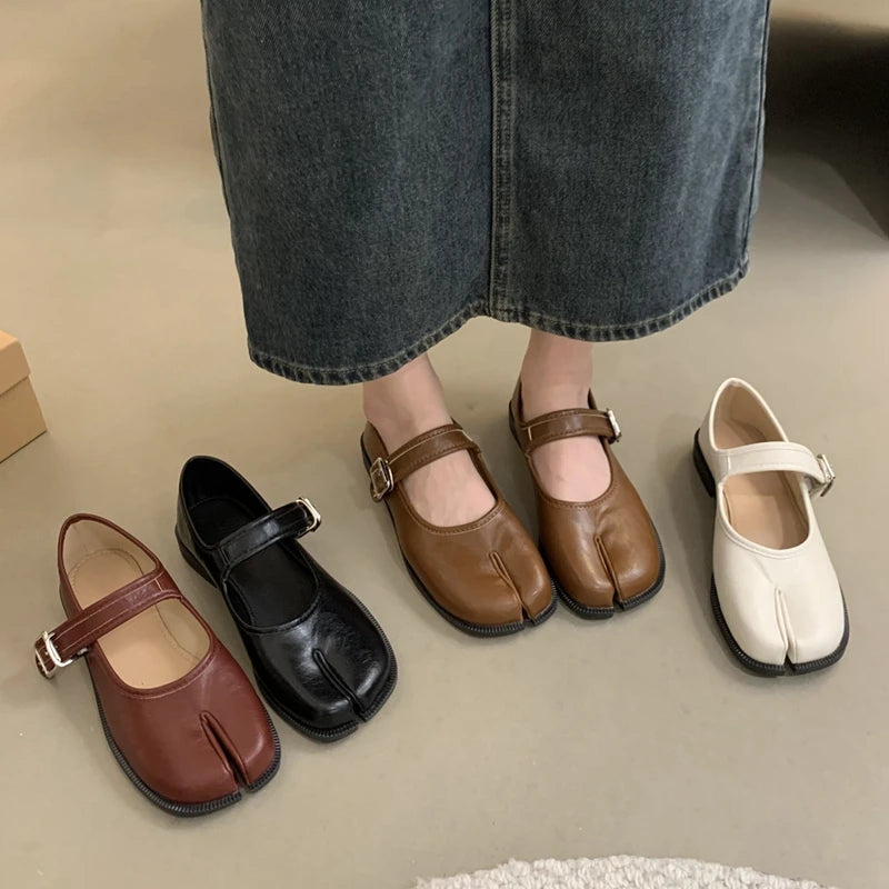 SUOJIALUN Autumn Women Flat Shoes Fashion Split Toe Flat Heel Laofer Shoes Shallow Soft Leather Casual Outdoor Mary Jane Shoes