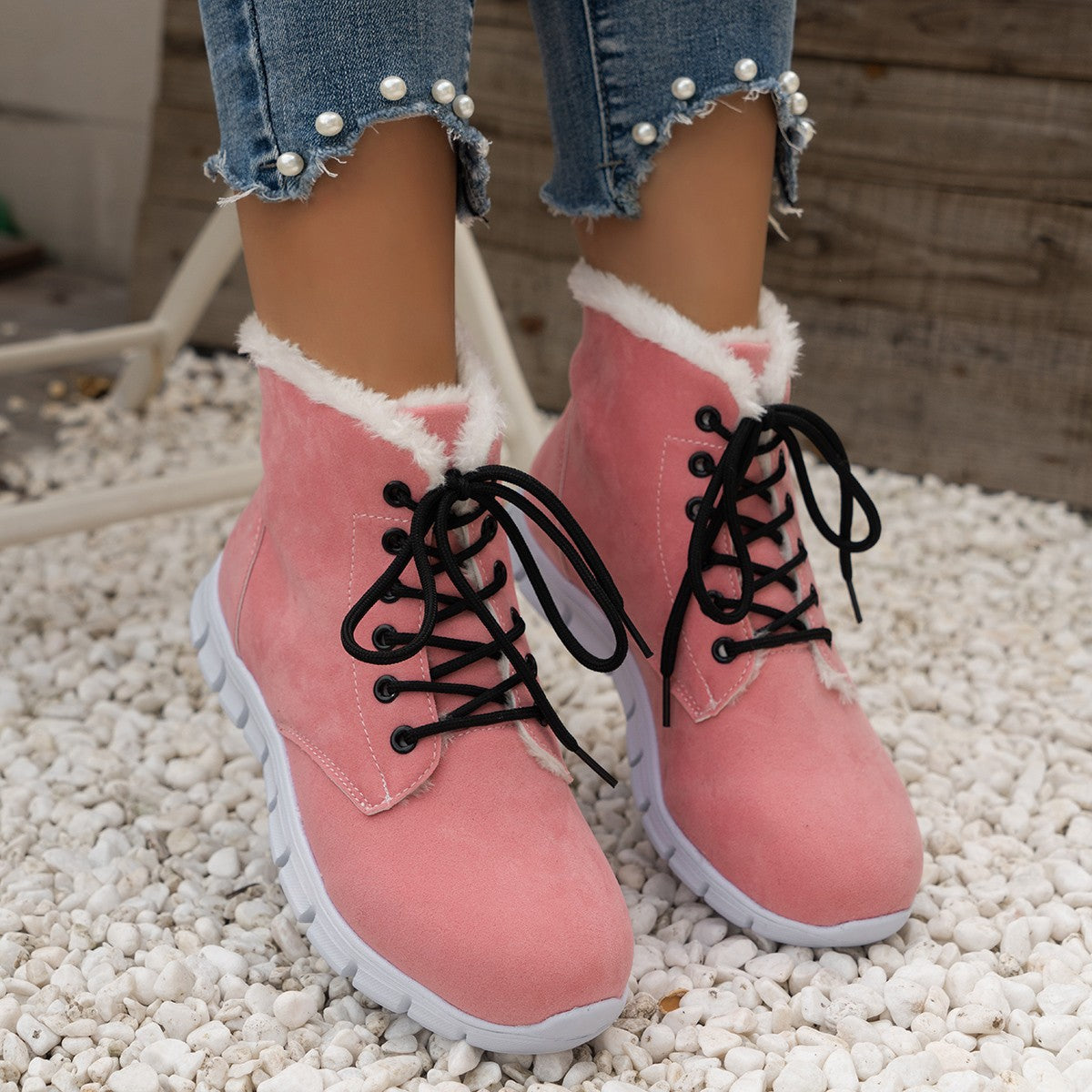 Women's Plus Size Fashionable Flat Plush Boots - Stylish and Comfortable Footwear.