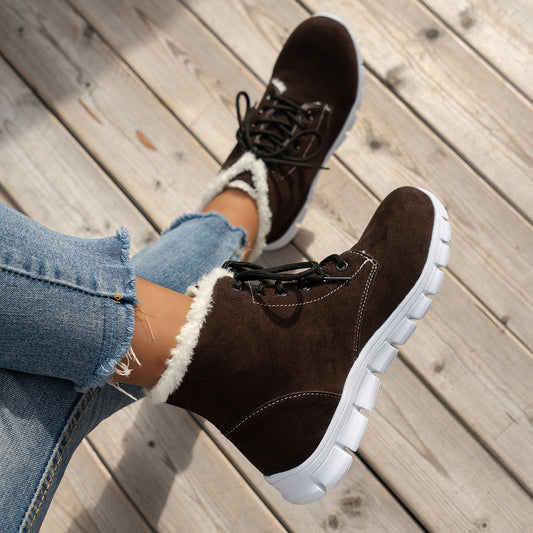 Women's Plus Size Fashionable Flat Plush Boots - Stylish and Comfortable Footwear.