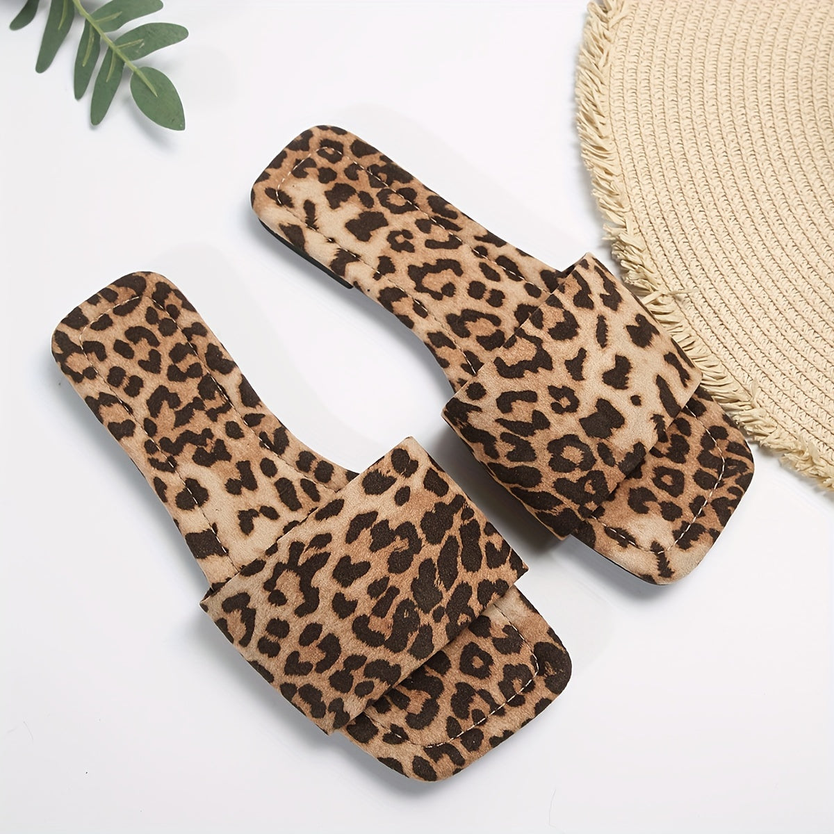 Women's Leopard Print Flat Sandals, Casual Slip On Lightweight Vacation Slides, Fashionable Beach Footwear