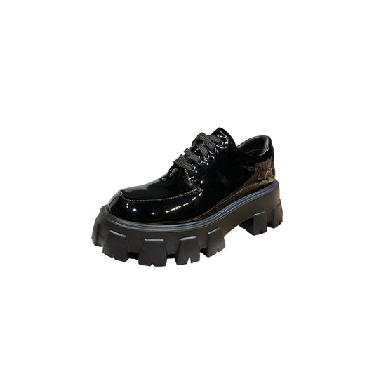 Stylish High-Heel Boots: A Woman With a Platform and a Single Shoe | Enigma Paris.