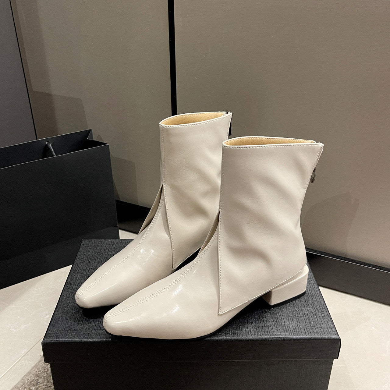 Women's Fashion Temperament Chunky Heel Boots - EnigmaParis